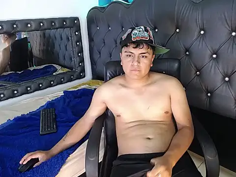 Snapshot of NoahBrowns_ chatting on July 28, 2026, 4:39 pm NoahBrowns online show from July 28, 2026, 4:39 pm
