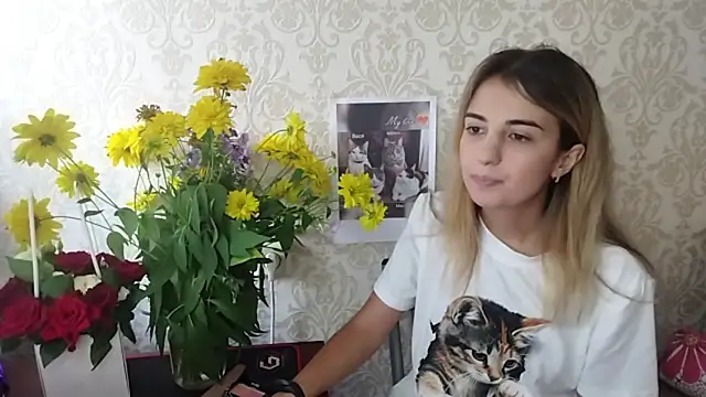 AminaGirls online show from July 30, 2026, 12:15 pm
