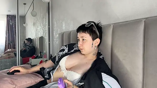 JeamDiamond online show from August 1, 2026, 7:39 am