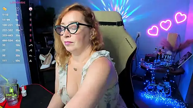 Snapshot of EllieFantastique chatting on July 21, 2026, 12:46 am EllieFantastique online show from July 21, 2026, 12:46 am