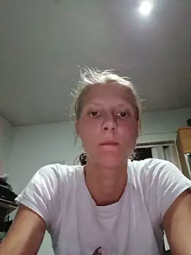Snapshot of LenaGoldi chatting on July 29, 2026, 7:35 pm LenaGoldi online show from July 29, 2026, 7:35 pm