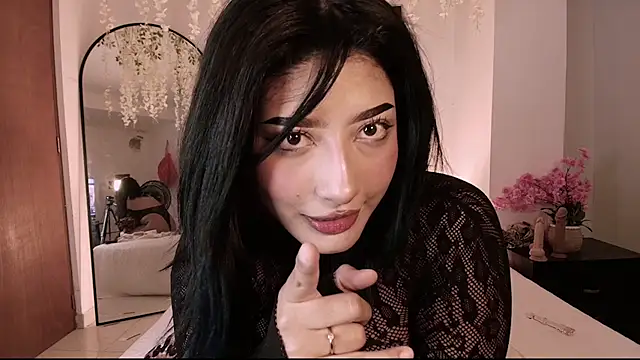 Lilith  Owens online show from July 29, 2026, 4:44 am