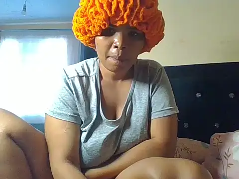Snapshot of lovegirl23 chatting on August 7, 2026, 6:52 am lovegirl23 online show from August 7, 2026, 6:52 am