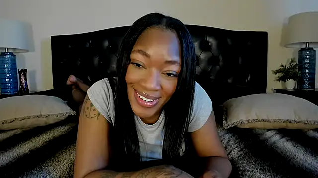 nicolesolace online show from March 3, 2026, 10:17 pm