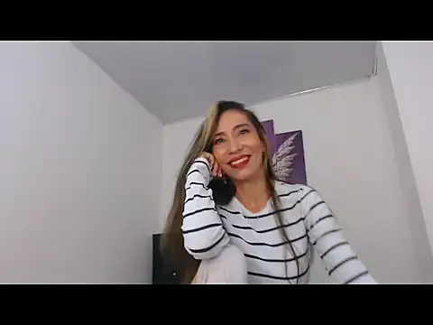 luna sexth online show from July 30, 2026, 5:28 am