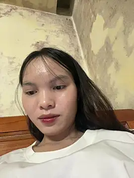 lola2003a online show from August 3, 2026, 2:23 pm