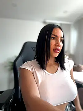 HannaBeckett online show from November 25, 2025, 12:27 pm