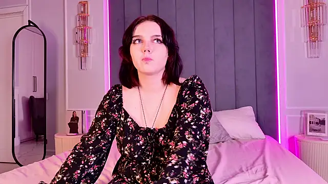 SamRosy online show from August 4, 2026, 7:24 am