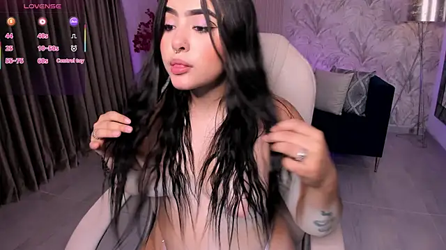 Snapshot of Jadee_Carter chatting on August 7, 2026, 3:01 am Jadee Carter online show from August 7, 2026, 3:01 am
