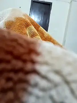 Manish48609 online show from April 12, 2026, 9:29 pm