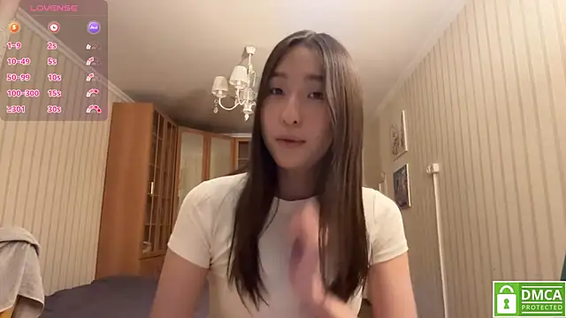 Snapshot of Moniesta chatting on August 8, 2026, 10:28 pm Moniesta online show from August 8, 2026, 10:28 pm