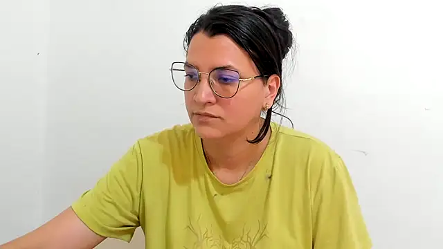 MARILYN GARCIA online show from September 17, 2025, 4:20 pm