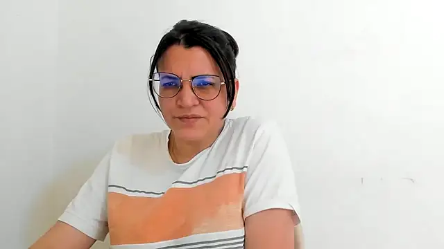 MARILYN GARCIA online show from September 8, 2025, 3:55 pm