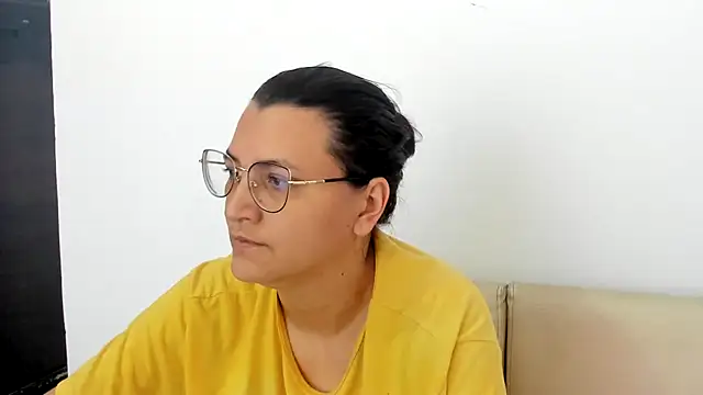 MARILYN GARCIA online show from February 21, 2025, 4:05 pm