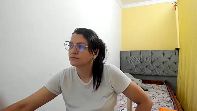 MARILYN GARCIA online show from September 27, 2025, 10:49 pm