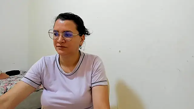 MARILYN GARCIA online show from June 15, 2026, 3:12 pm