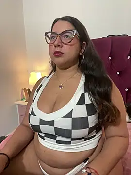 Snapshot of shara_ chatting on February 7, 2026, 8:00 am shara online show from February 7, 2026, 8:00 am