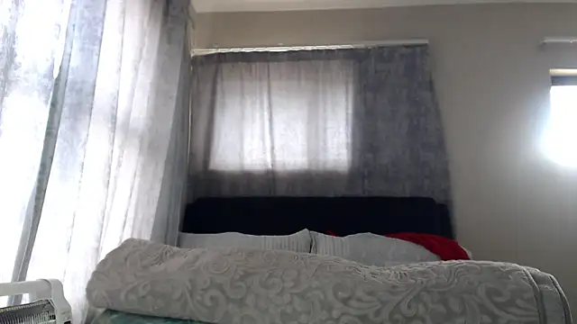 leanna23 online show from December 3, 2025, 10:58 am