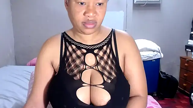 Snapshot of BigAreola26 chatting on June 18, 2026, 5:17 am BigAreola26 online show from June 18, 2026, 5:17 am
