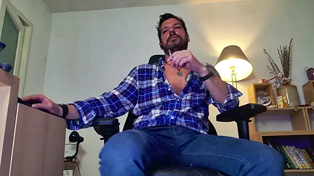 Snapshot of ChrisKox chatting on May 5, 2026, 12:46 am ChrisKox online show from May 5, 2026, 12:46 am
