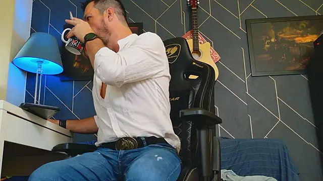 ChrisKox online show from October 11, 2025, 12:17 pm