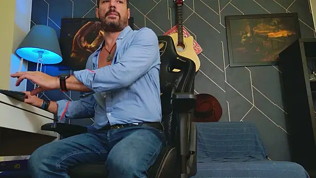 ChrisKox online show from October 22, 2025, 3:50 am