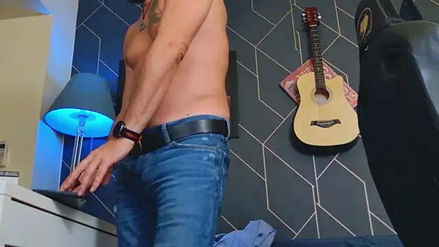 ChrisKox online show from September 15, 2025, 6:19 pm