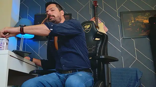 ChrisKox online show from September 13, 2025, 3:06 am