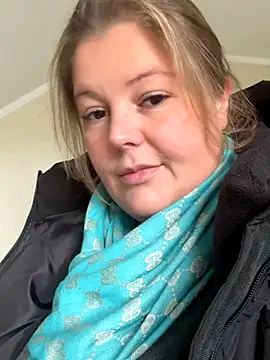 BootyLola online show from November 8, 2025, 9:57 am