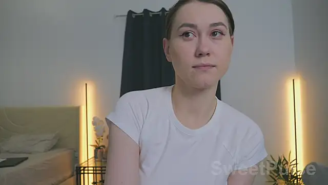 Snapshot of SweetPulse chatting on November 25, 2025, 11:48 pm SweetPulse online show from November 25, 2025, 11:48 pm