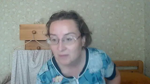 Snapshot of Smart_Rose chatting on July 8, 2026, 2:40 pm Smart Rose online show from July 8, 2026, 2:40 pm