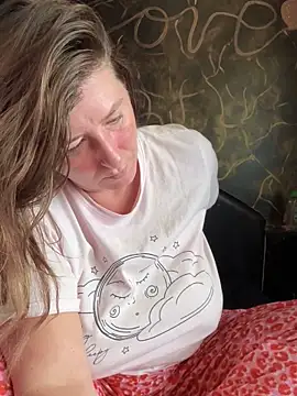 Snapshot of Natali_UA chatting on October 7, 2025, 6:36 am Natali UA online show from October 7, 2025, 6:36 am