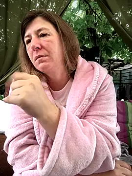 Snapshot of Natali_UA chatting on October 6, 2025, 6:25 am Natali UA online show from October 6, 2025, 6:25 am