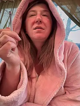 Snapshot of Natali_UA chatting on November 8, 2025, 5:55 am Natali UA online show from November 8, 2025, 5:55 am