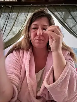 Snapshot of Natali_UA chatting on November 12, 2025, 5:44 am Natali UA online show from November 12, 2025, 5:44 am