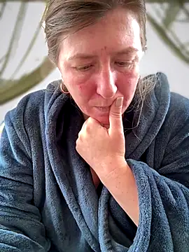 Snapshot of Natali_UA chatting on November 17, 2025, 9:24 am Natali UA online show from November 17, 2025, 9:24 am