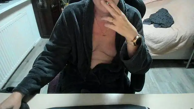 Snapshot of minoesje37 chatting on October 21, 2025, 7:13 pm minoesje37 online show from October 21, 2025, 7:13 pm