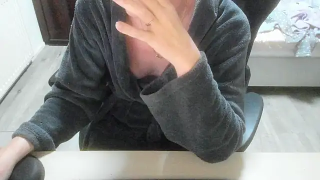 Snapshot of minoesje37 chatting on January 5, 2026, 8:45 pm minoesje37 online show from January 5, 2026, 8:45 pm