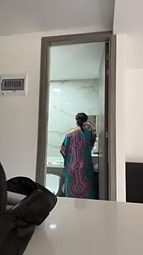 Snapshot of aimi_art1 chatting on November 20, 2025, 5:35 pm aimi art1 online show from November 20, 2025, 5:35 pm