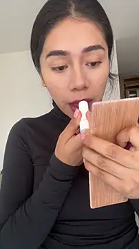 Snapshot of aimi_art1 chatting on December 22, 2025, 9:15 pm aimi art1 online show from December 22, 2025, 9:15 pm