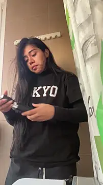 Snapshot of aimi_art1 chatting on January 7, 2026, 3:17 pm aimi art1 online show from January 7, 2026, 3:17 pm