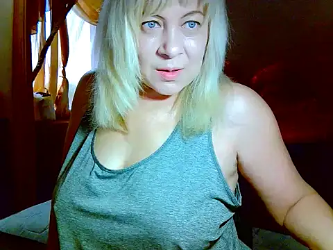 Snapshot of AgoniA7 chatting on April 3, 2026, 8:32 am AgoniA7 online show from April 3, 2026, 8:32 am