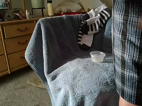 1chatter3 online show from April 3, 2026, 12:44 pm