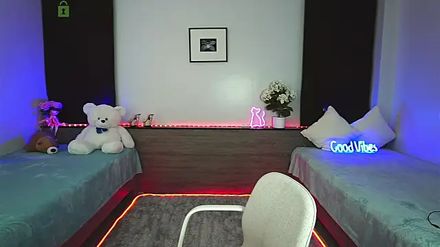 Snapshot of _Anna_Shine_ chatting on December 8, 2024, 12:08 pm  Anna Shine  online show from December 8, 2024, 12:08 pm