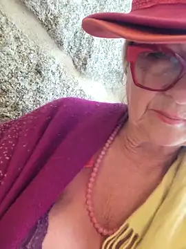 MucMilf59 online show from May 14, 2026, 10:23 am