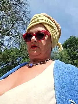 MucMilf59 online show from May 1, 2026, 9:25 am