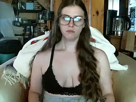 katie kitten38 online show from April 8, 2026, 1:56 pm