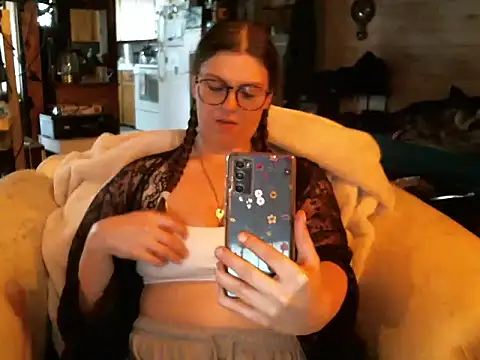 Snapshot of katie_kitten38 chatting on January 6, 2026, 1:59 pm katie kitten38 online show from January 6, 2026, 1:59 pm