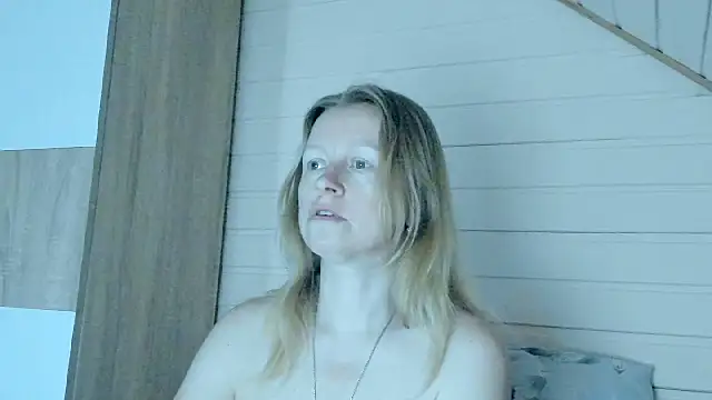 I AM MILF online show from July 2, 2026, 6:52 am