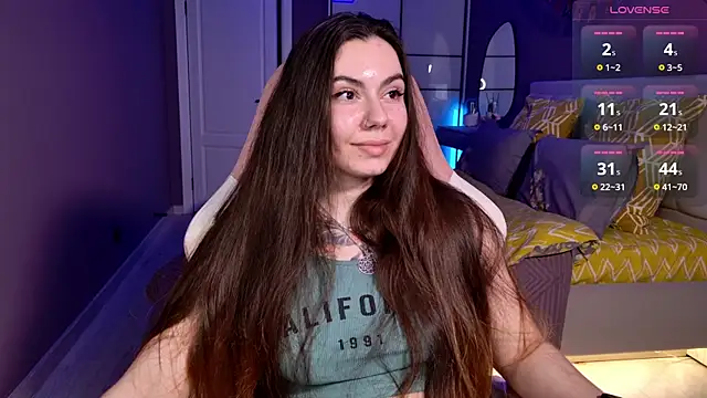 Snapshot of Foxohlove chatting on October 25, 2025, 5:24 pm Foxohlove online show from October 25, 2025, 5:24 pm